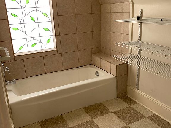 3rd image of 305 Norwood Ave SE #1