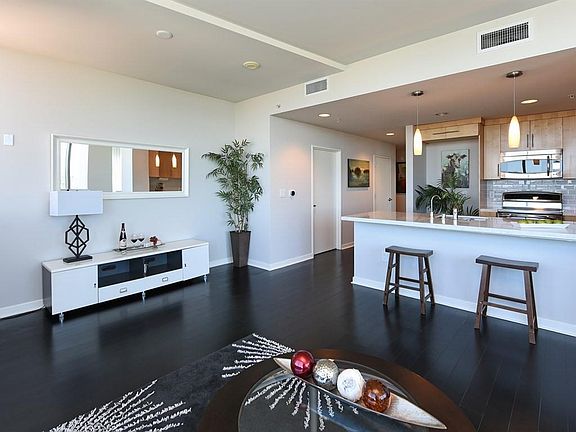 5th image of 38 N Almaden Blvd Unit 1011