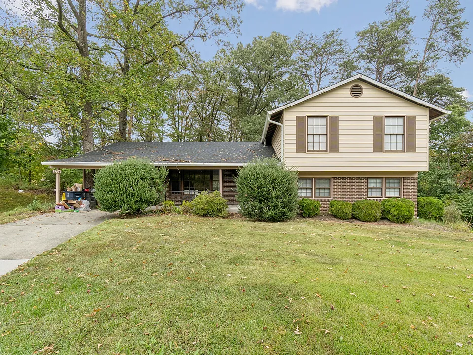 2704 Rambler Ct