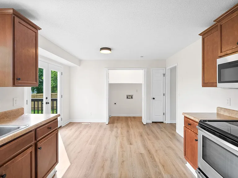 227 Short St — Photo 11