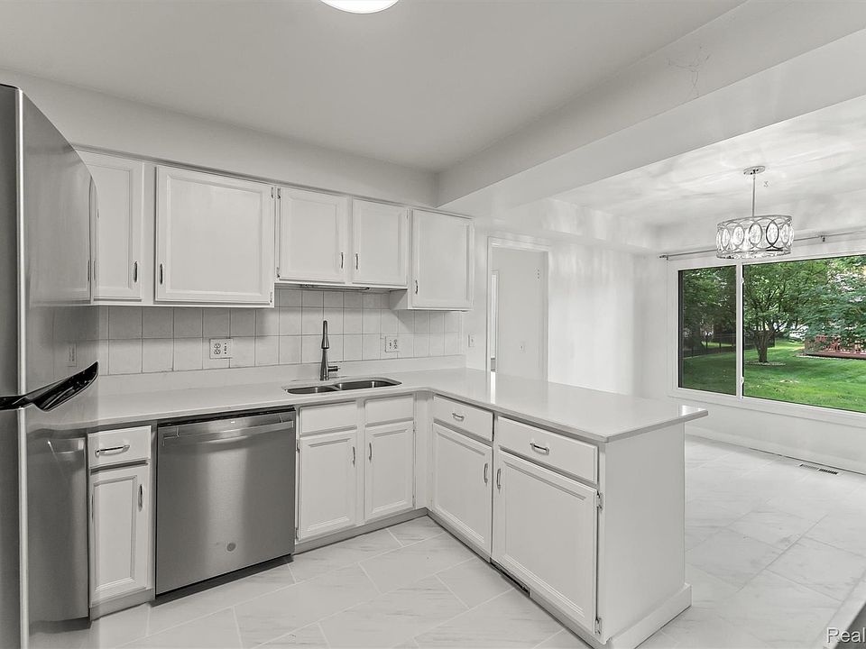 2118 Rutgers Dr, photo 8