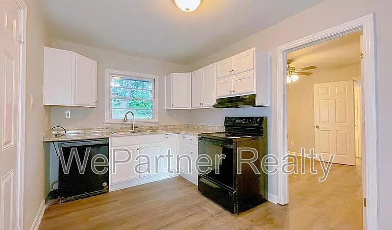 2744 Fairlane Dr SE — Photo 13