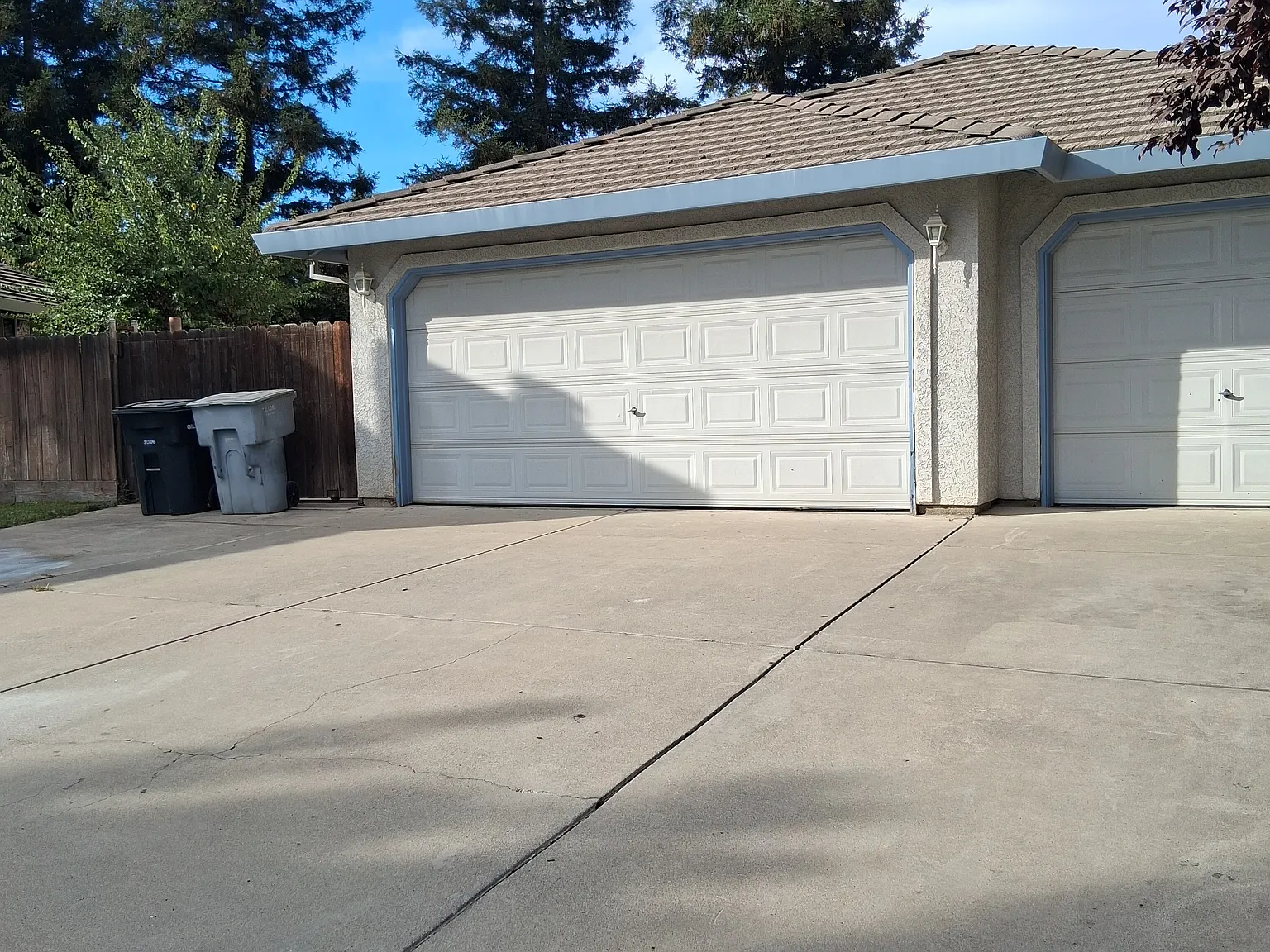 3 bed, 1160 sqft, $2,400 — Photo 2