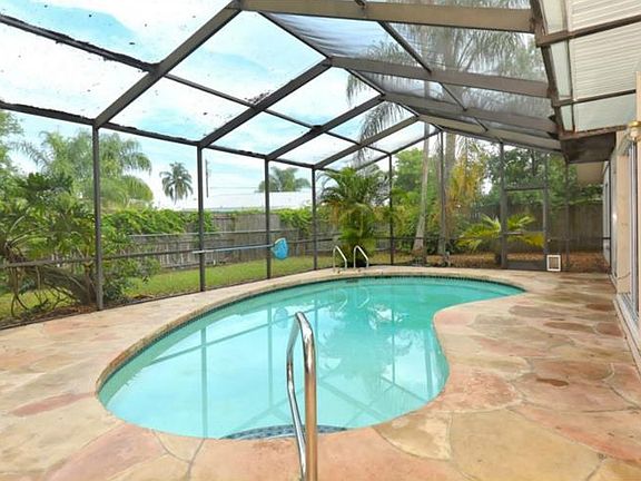 5th image of 4832 Montevista Dr