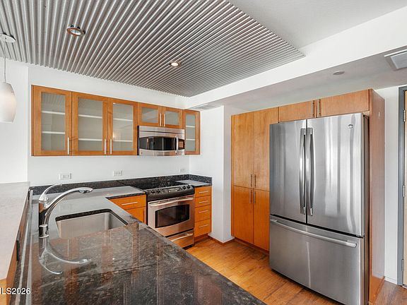 5th image of 255 N Sierra St Unit 1012