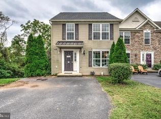 101 Ironwood Ct, Denver, PA 17517