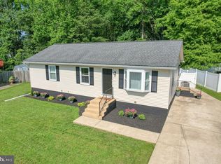 18 Garvey Ln, Newark, DE 19702