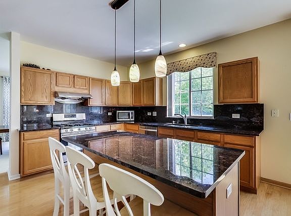 4th image of 1521 Eric Ln