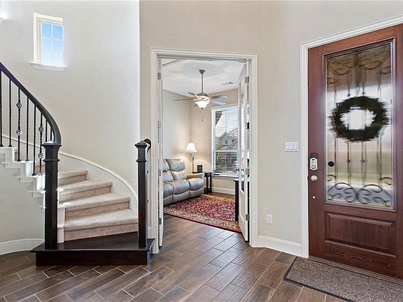 4th image of 307 Maxwell Way #20
