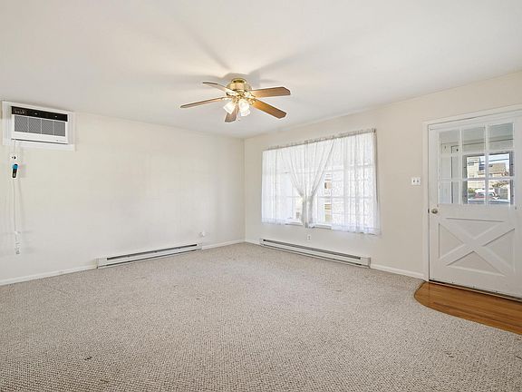 5th image of 133 N Roosevelt Blvd