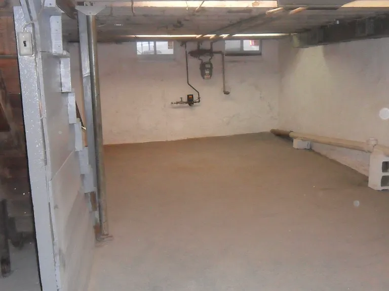 407 Daly St — Photo 21