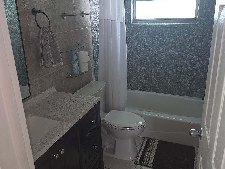 1st image of 5337 Palafox Dr