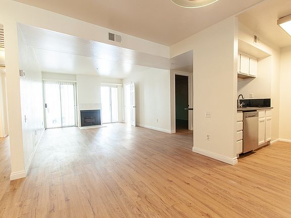 3rd image of 10960 Ashton Ave APT 106