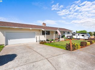 717 E 21st Pl, The Dalles, OR