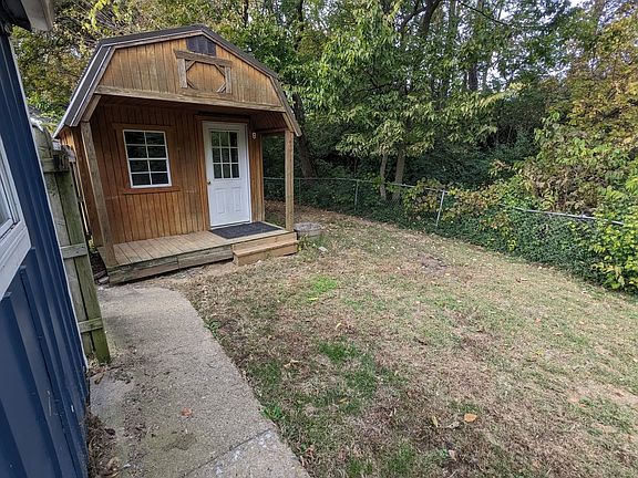 5th image of 9696 Adair Ct