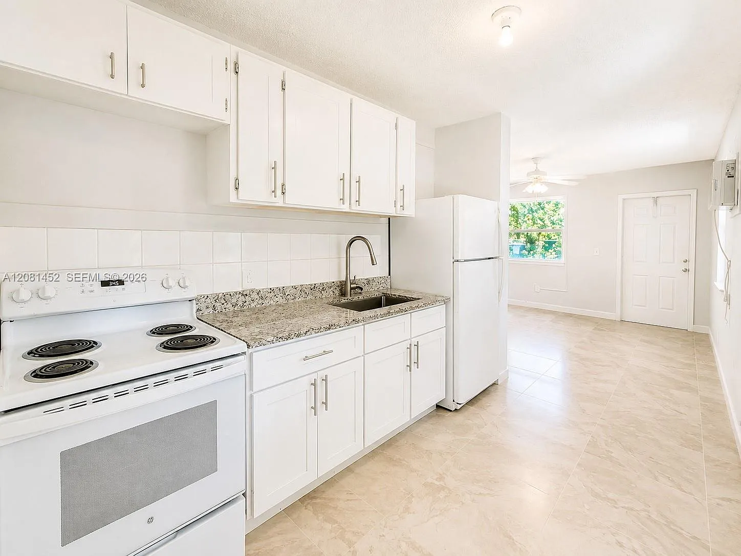 2 bed, 1.0 bath, 728 sqft, $1,900 — Photo 3