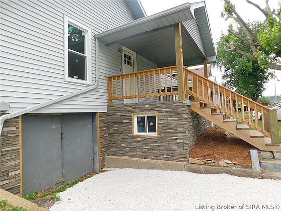 3rd image of 237 E Karnes Court