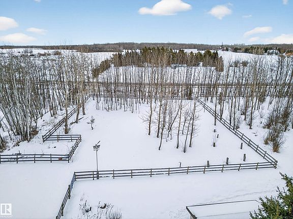 4th image of 52510 Range Rd #213-2