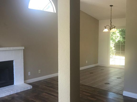 5th image of 1160 Mariposa St