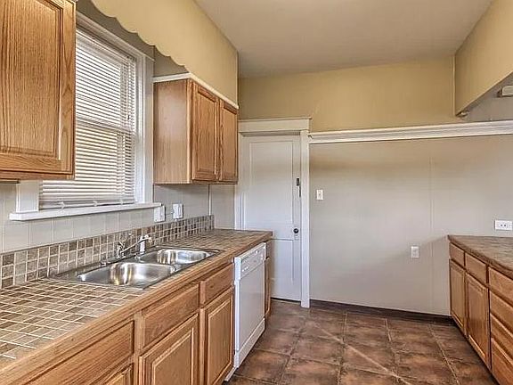 5th image of 525 Bosler Ave