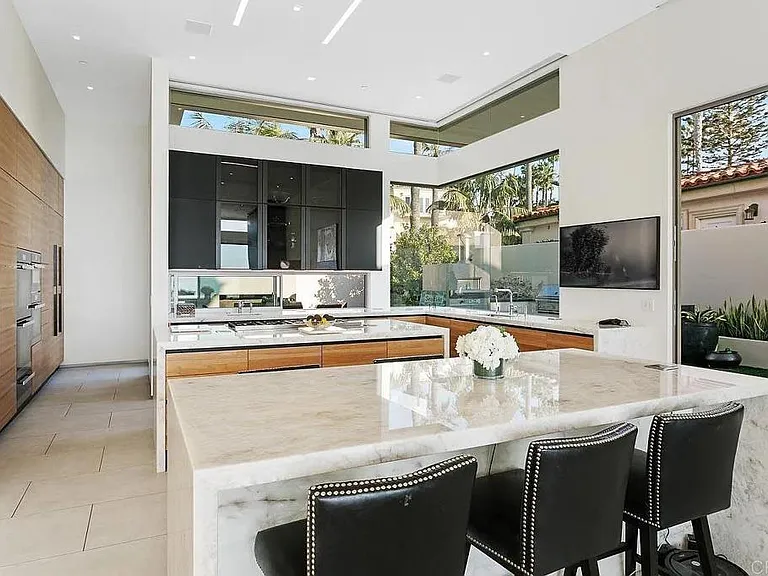 6436 Camino De La Costa — Photo 26
