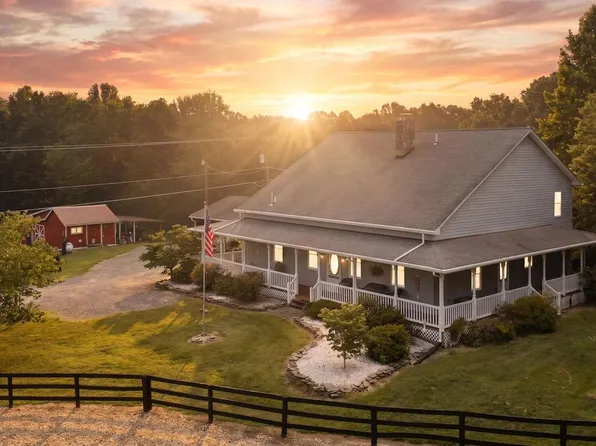 559 Holly Corner Rd, Fredericksburg, VA 22406