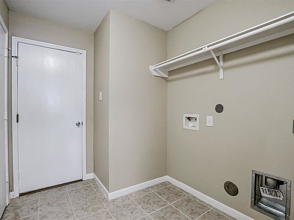 5th image of 8031 Chasewood Dr