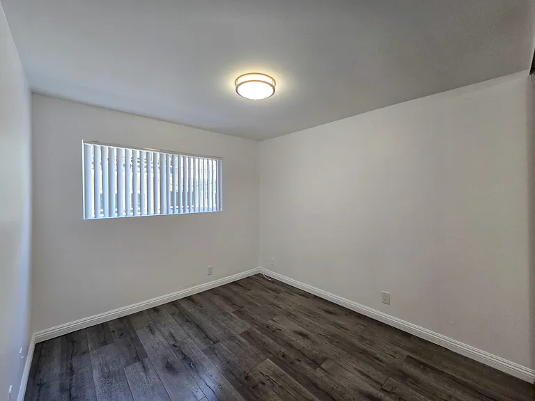 320 W Lomita Ave #7 — Photo 10