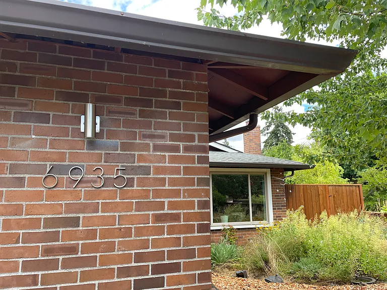 6935 SE Cora St — Photo 1