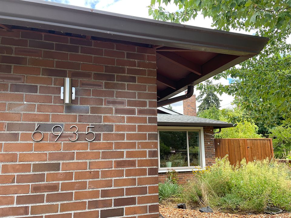 1st image of 6935 SE Cora St