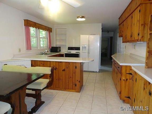 5th image of 809 Maybank Dr