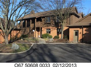 7033 Bluffs Dr, Centerville, OH 45459