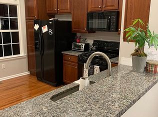 1648 Oakridge Ln, Hellertown, PA 18055