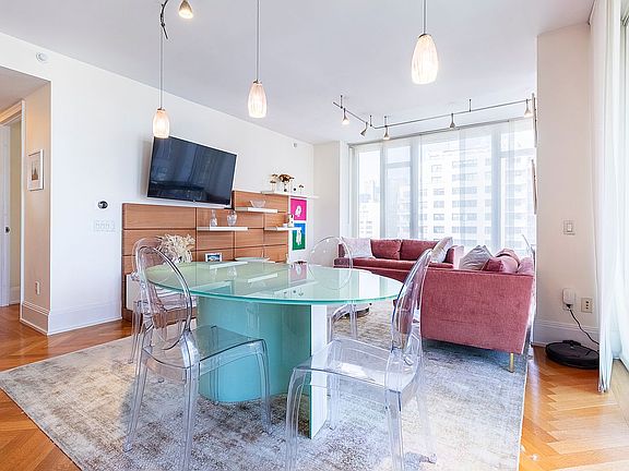 4th image of 305 E 85th St APT 14B