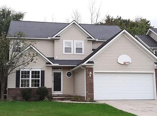 804 Lost Pond Pkwy, Chardon, OH 44024