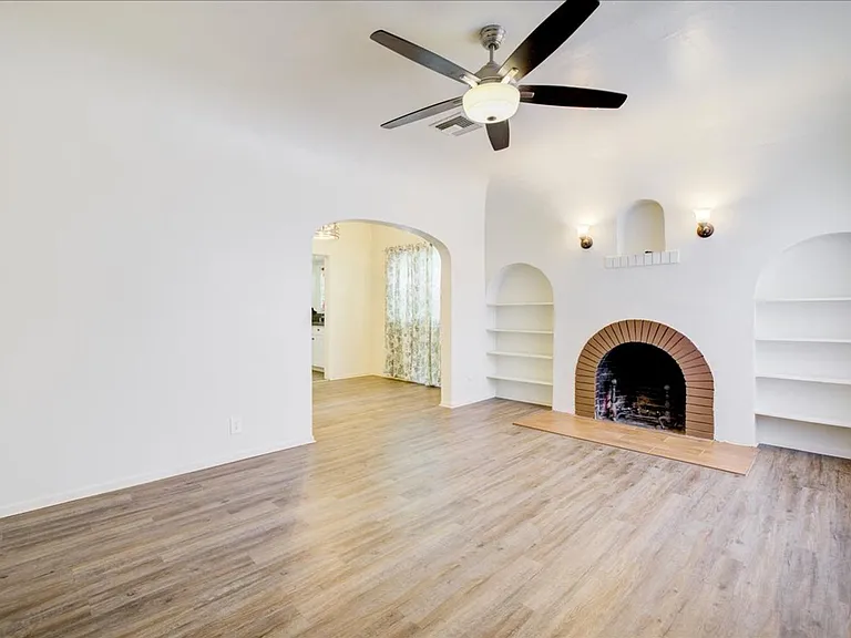 1333 E Broadway Blvd — Photo 12