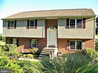5042 Waltersdorff Rd, Spring Grove, PA 17362