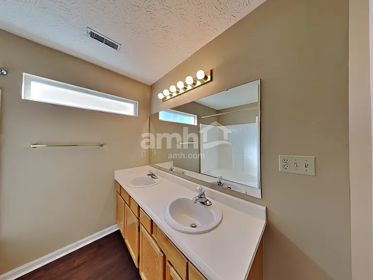 769 Kingston Cir — Photo 8