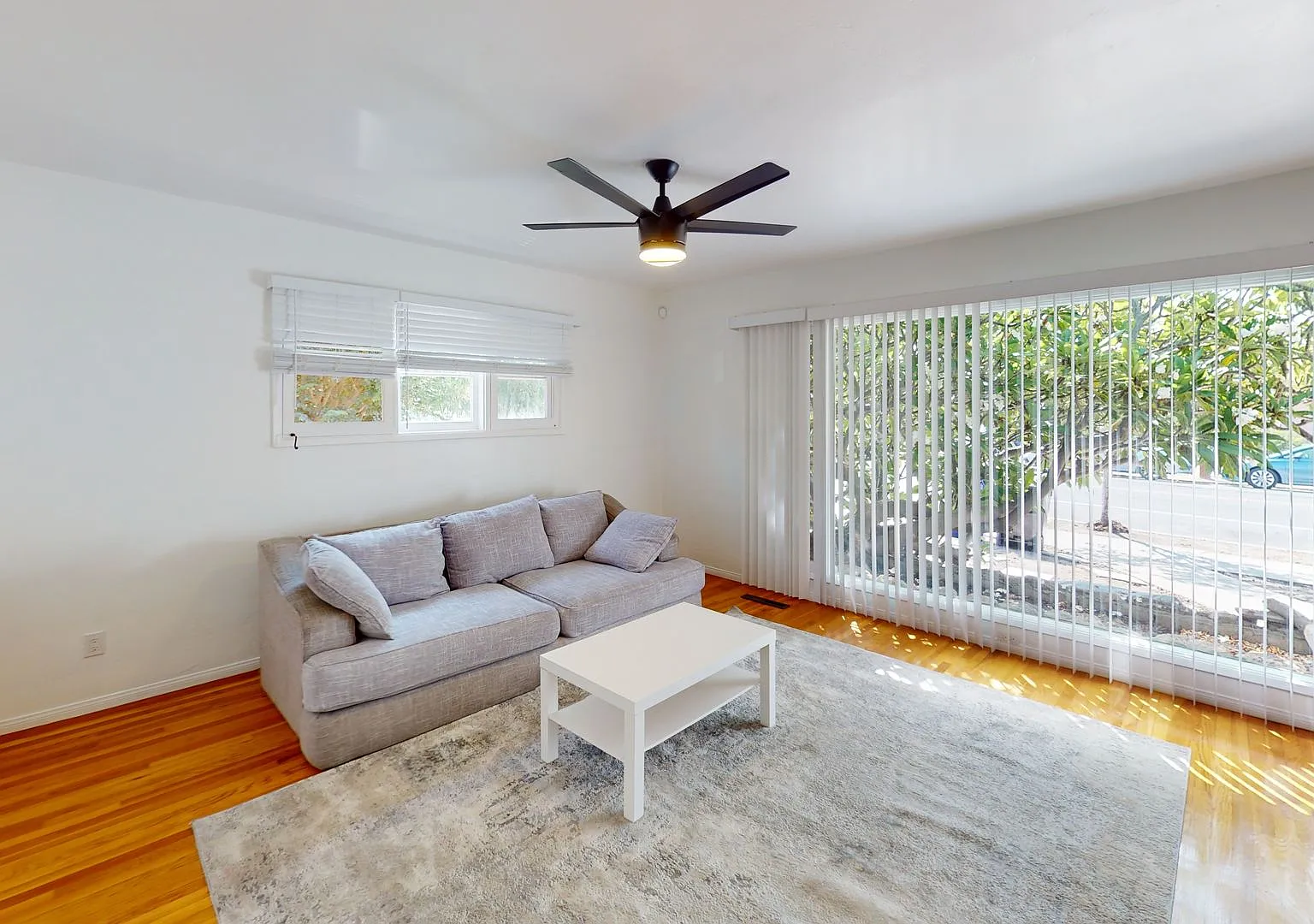 Rare 4 bed 3 bath! — Photo 3
