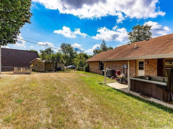 5th image of 614 Lakengren Dr