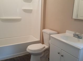 33 William St, Jewett City, CT 06351