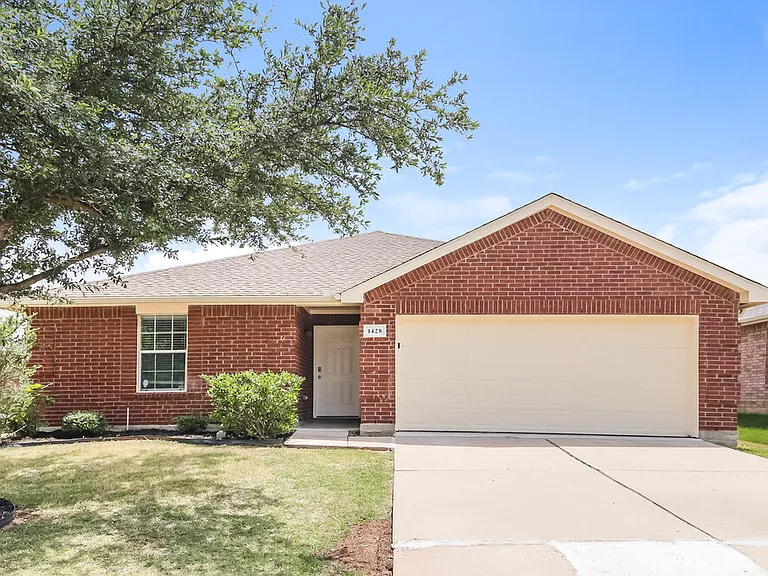 1428 Waterford Dr — Photo 1