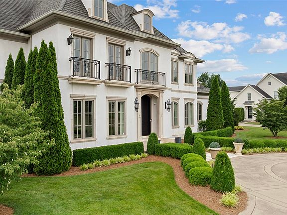4th image of 317 Village Way