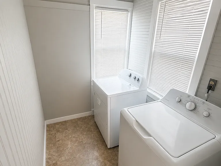1017 W Market St #1 — Photo 7