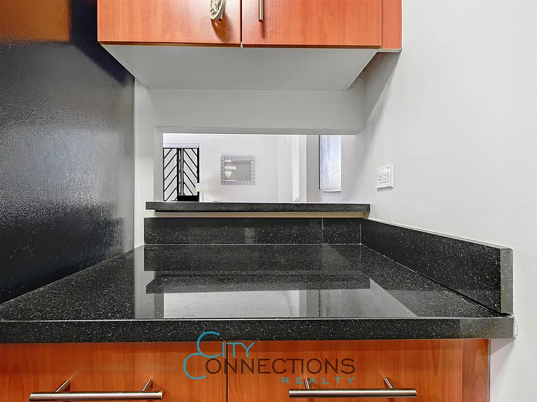 20 West St #4B — Photo 7