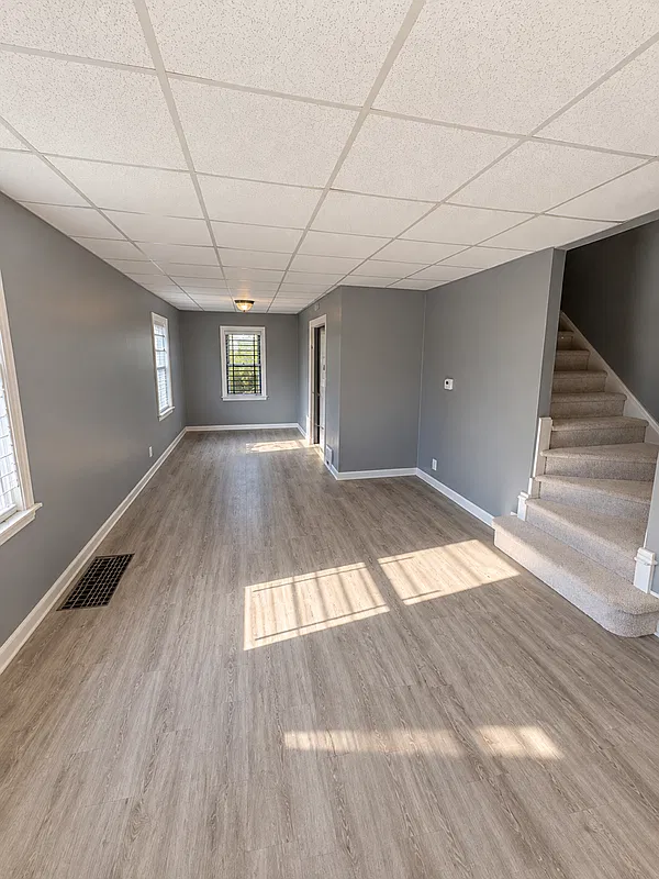2 bed, 1.0 bath, 940 sqft, $900 — Photo 2