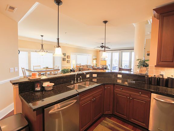 5th image of 915 Shoreline Dr W Unit 241