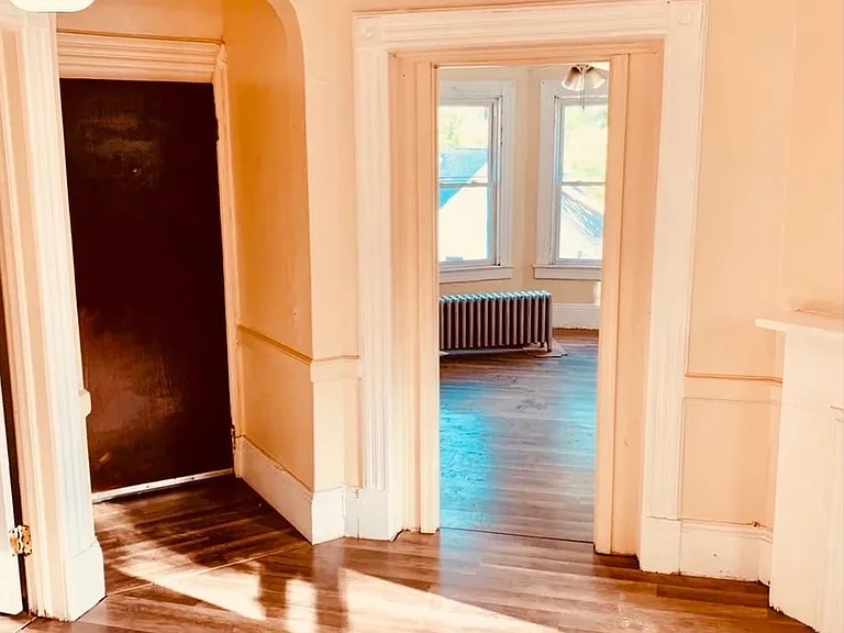 144 Lawrence St — Photo 11