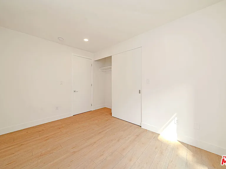 5430 Monroe St — Photo 15