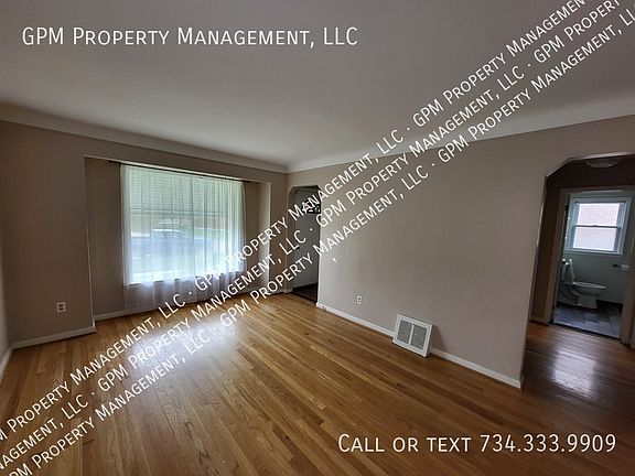 5th image of 15830 Englewood Ave